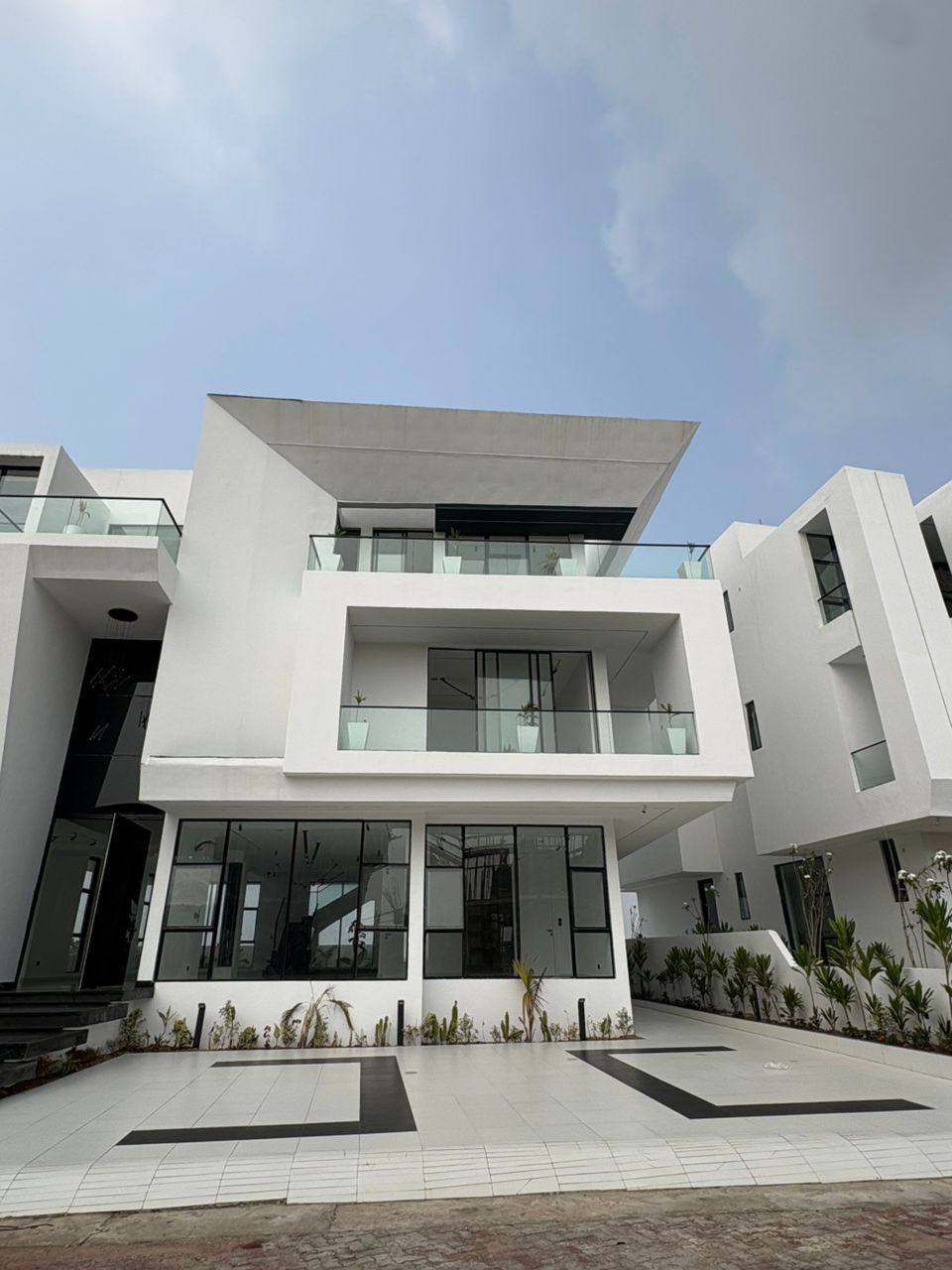 Osapa Lekki Mansion
